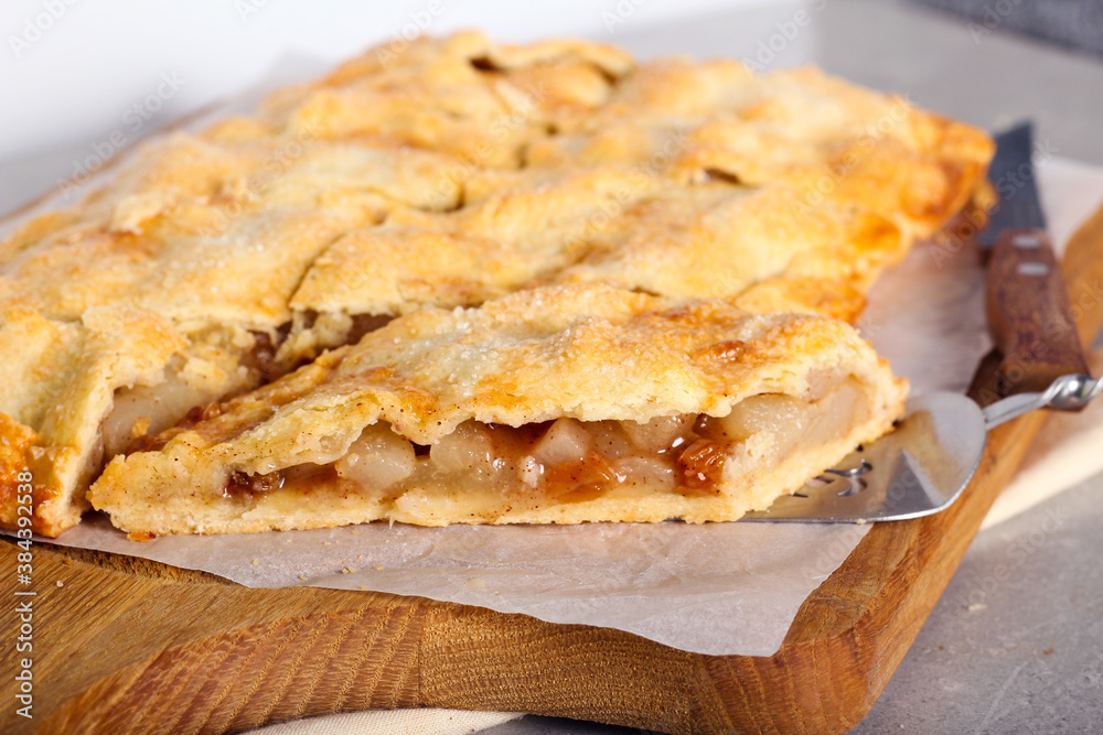 Spicy pear and raisin pie, sliced Spicy pear and raisin pie, sliced
