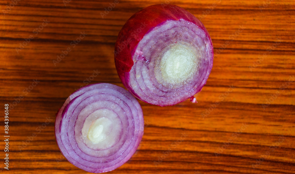 Onion pieces on the table