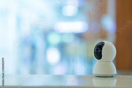 Foto IP camera high tech smart gadget internet of thing smart home security technology, smart digital lifestyle home automation control online by mobile app