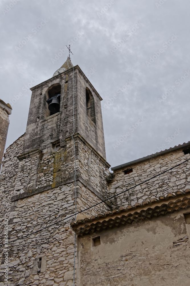 Clocher de l'église St Michel de Tavel - Gard - France