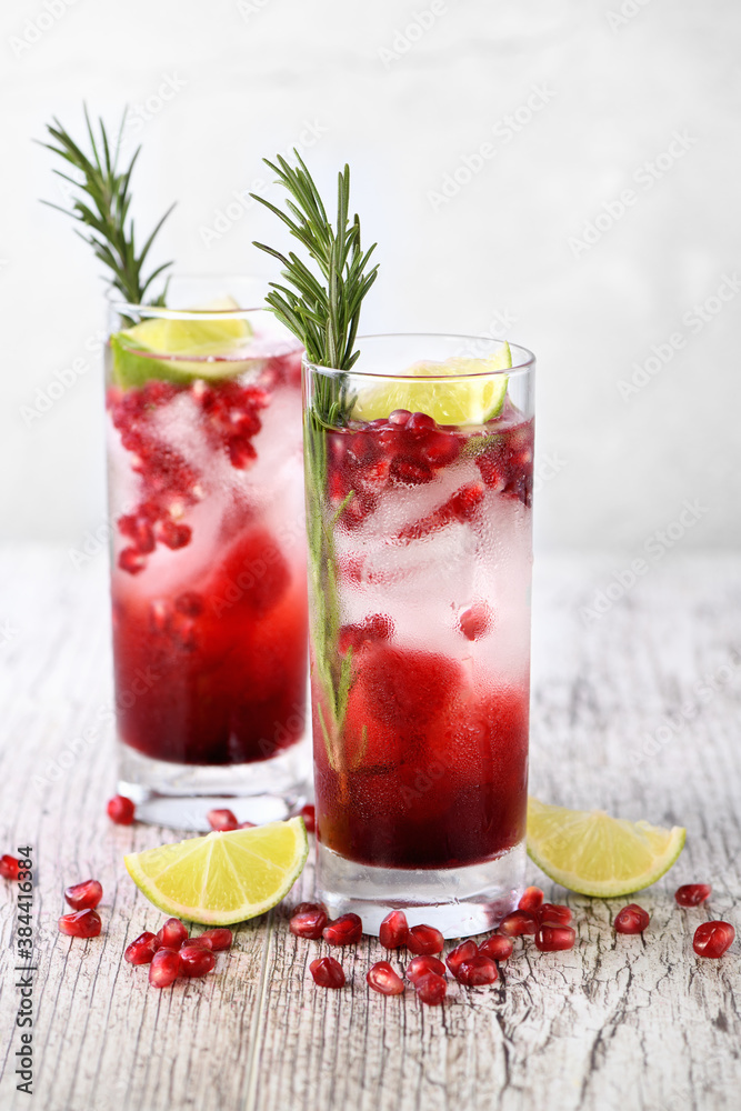 cocktail Pomegranate with lime