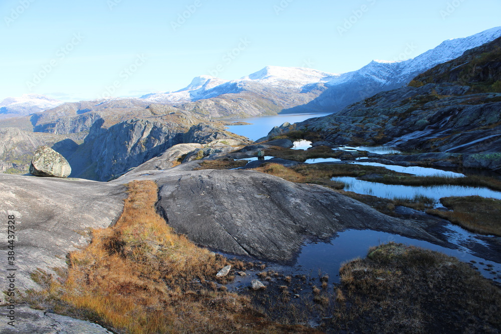 Obraz premium The beautiful and colourful landscape around Rago National park in the heart of Northern Norway