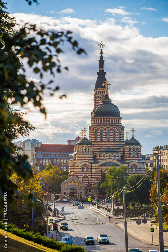 Obraz premium Holy Annunciation Cathedral in the center of Kharkiv