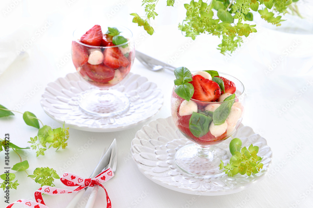 いちごとトマトのカプレーゼ