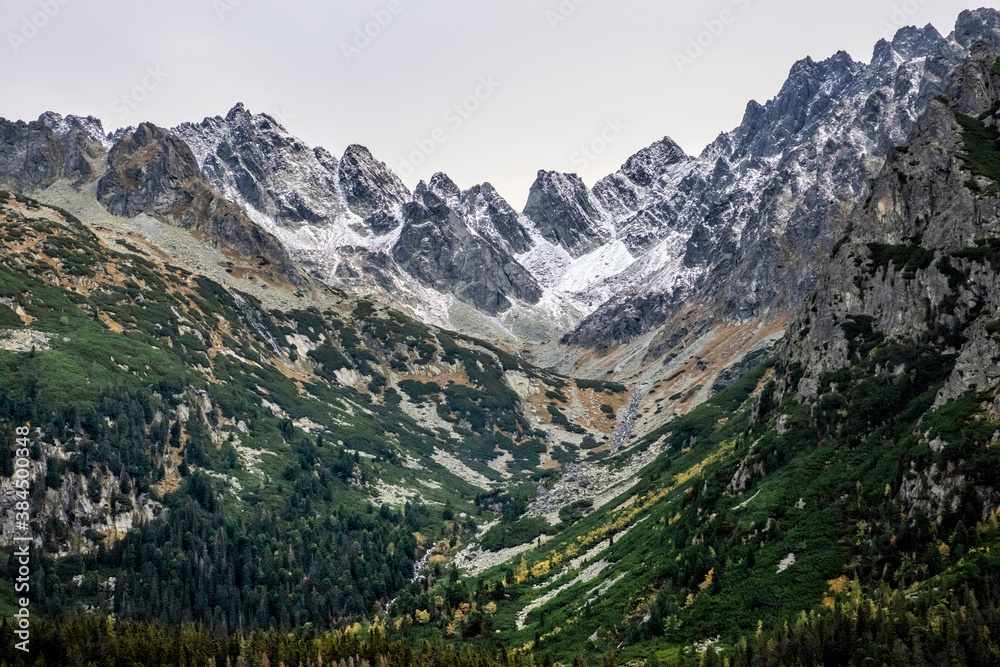 Fototapeta premium Autumn scene, High Tatras mountains, Slovakia, sunrise scene