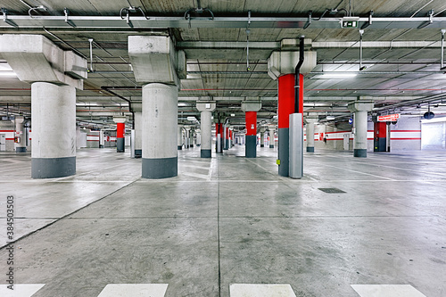 Garage parcheggi sotterranei  © QueenS
