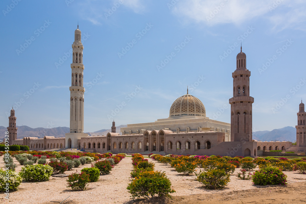 Naklejka premium オマーン マスカットのスルタン・カブース・グランド・モスク 