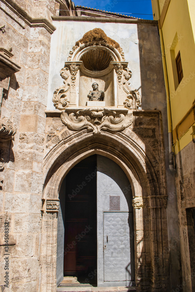 Access door to the church of Santa Catalina Martir in Valencia