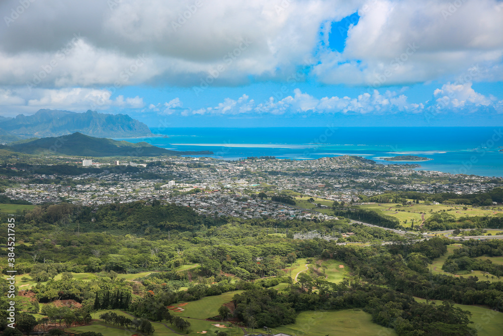Fototapeta premium Beautiful scenery,Nuuanu Pali Lookout, Oahu, Hawaii 