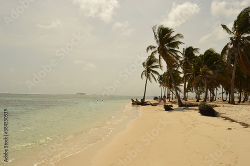Sailing around the paradise islands and beaches of San Blas  Kuna Yala  in the Caribbean  Panama
