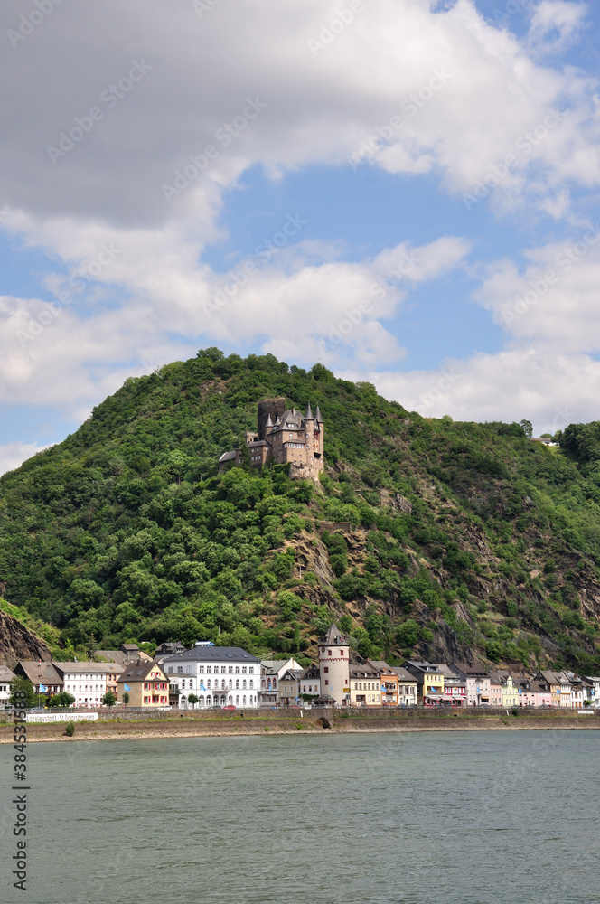 Naklejka premium romatisches Rheinufer bei Sankt Goar - romantic banks of the Rhine near Sankt Goar