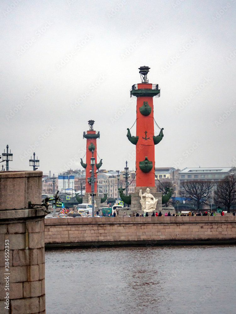 view from the Palace bridge to the Rostral columns