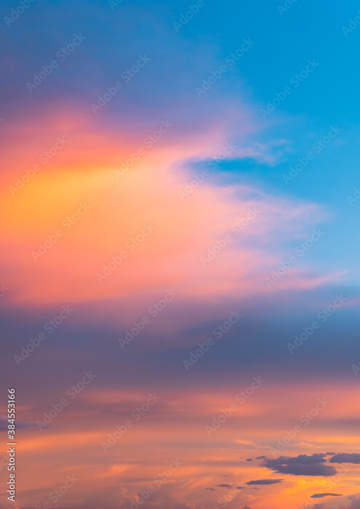 Fototapeta premium sunset sky with clouds vertical