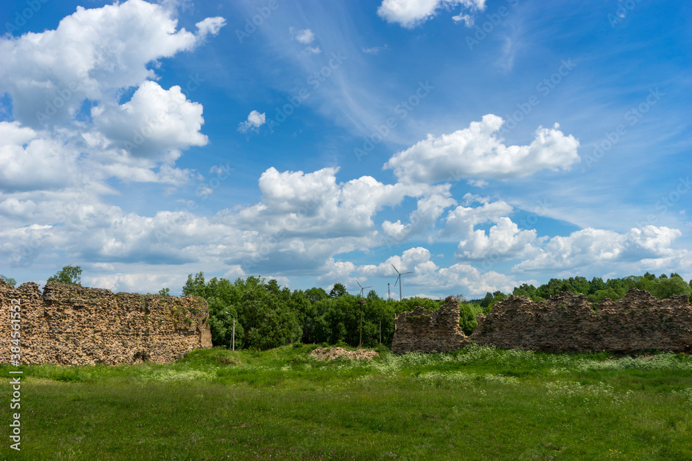 The present-day ruins of the Kreva Castle