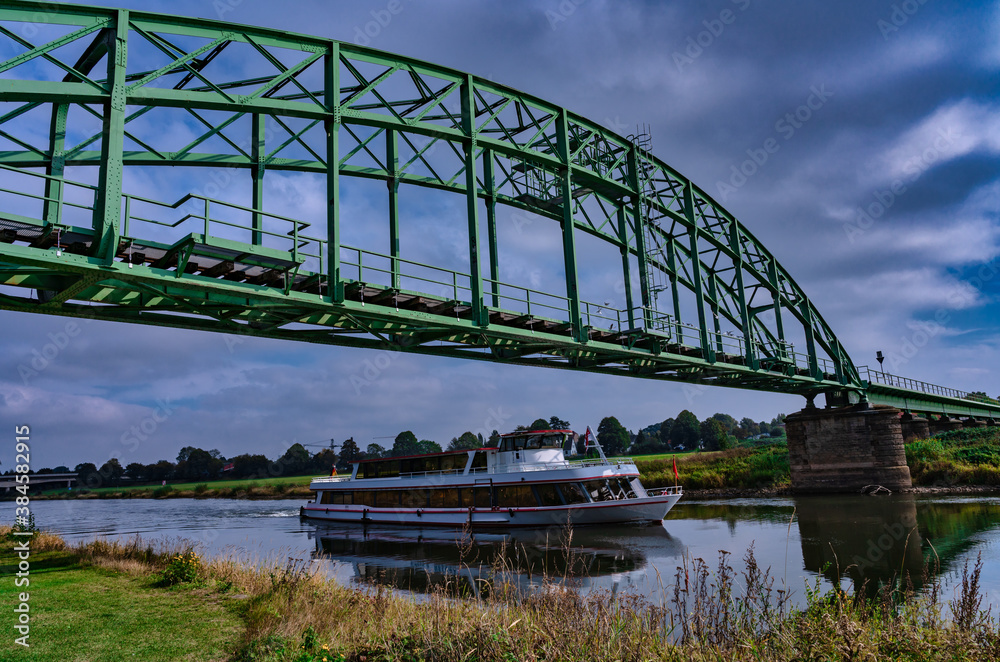 Obraz premium Kleinbahnbrücke Minden