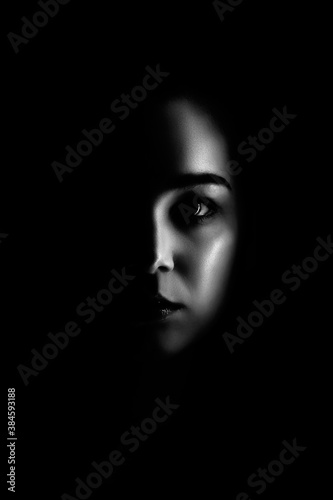 face in dark © tugolukof