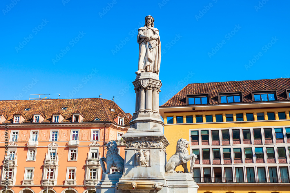 Fototapeta premium Waltherplatz main square in Bolzano