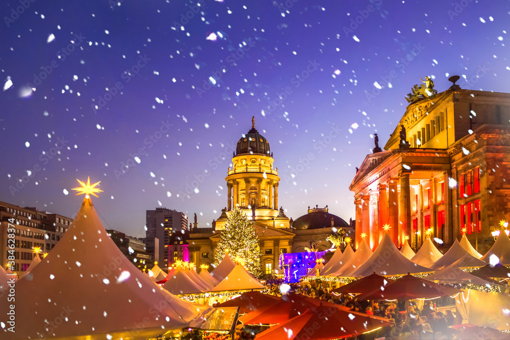 Fototapeta premium Weihnachtsmarkt, Gendarmenmarkt, Berlin, Deutschland 