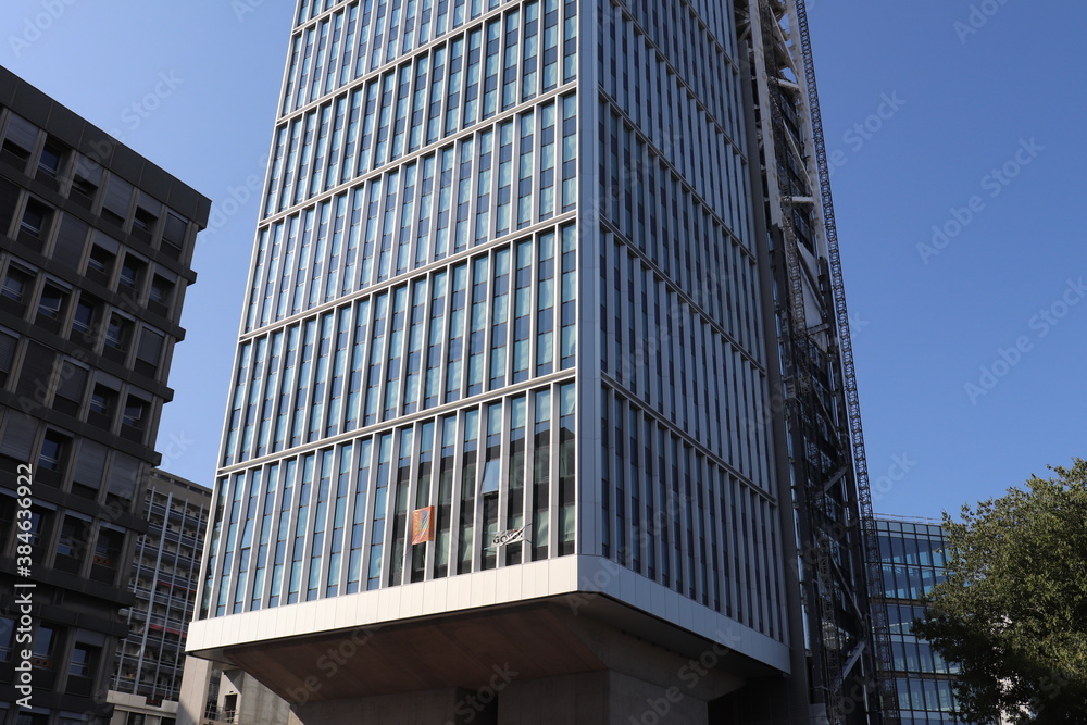 Fototapeta premium Construction en 2020 de la tour Silex 2 dans le quartier d'affaires de La Part Dieu, ville de Lyon, département du Rhône, France