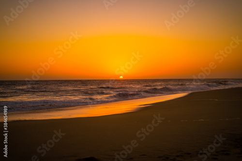 Present   un bello atardecer en la playa Migri  o ubicado en Cabo San Lucas  Baja California Sur  M  xico