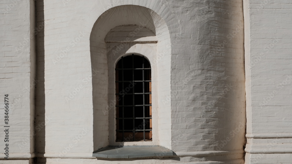 Details and elements of the facade of the building.