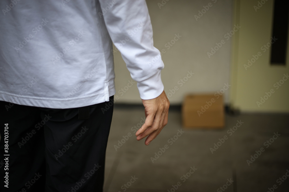 Fototapeta premium 置き配の窃盗イメージ