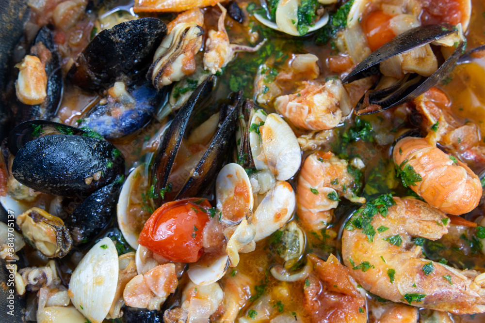 sauce with molluscs and sea crustaceans for spaghetti or pasta Stock ...