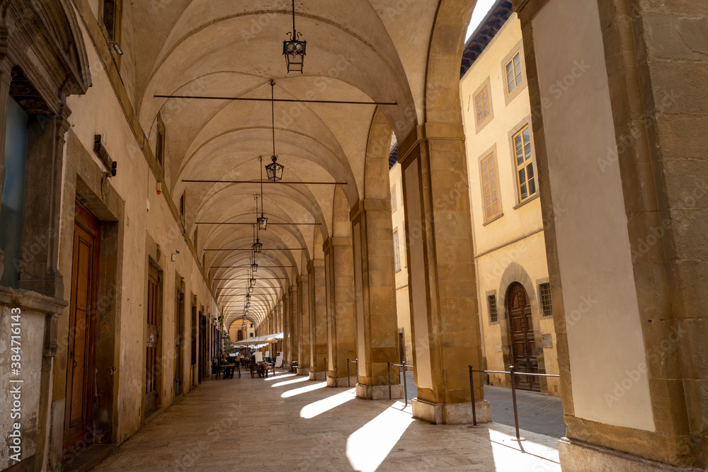 Säulengang in Arezzo Toskana