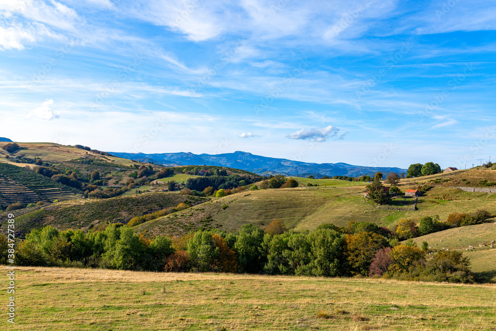 Paysage de Haute Ardèche aux environs de Méhizac