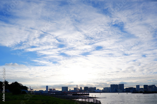 urban sky and sea with sunset,　都心を望む海と空、夕焼け © Lala
