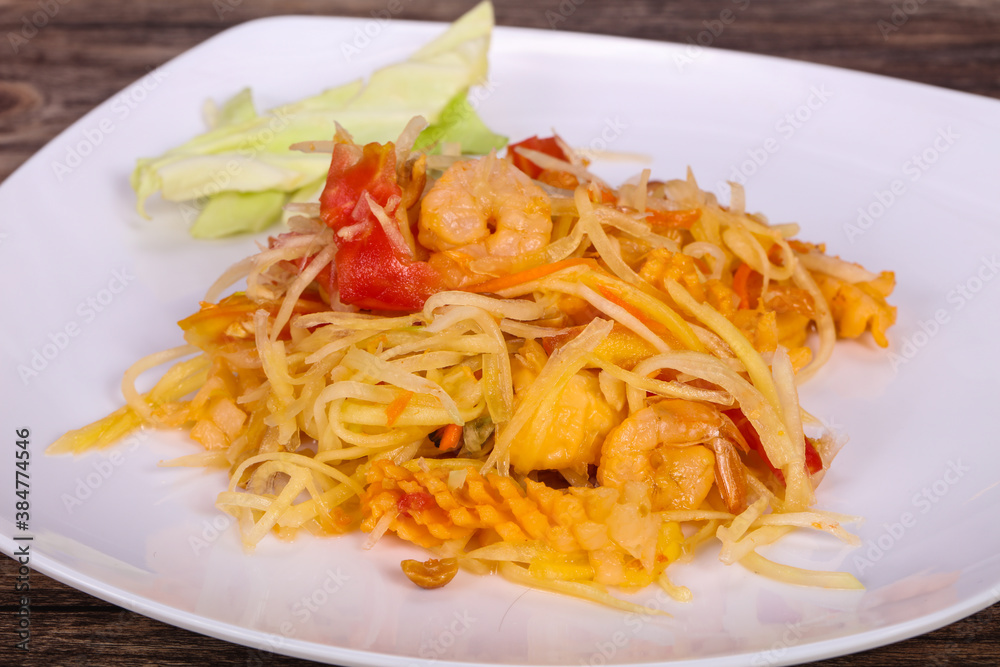 Thai salad with papaya and prawn