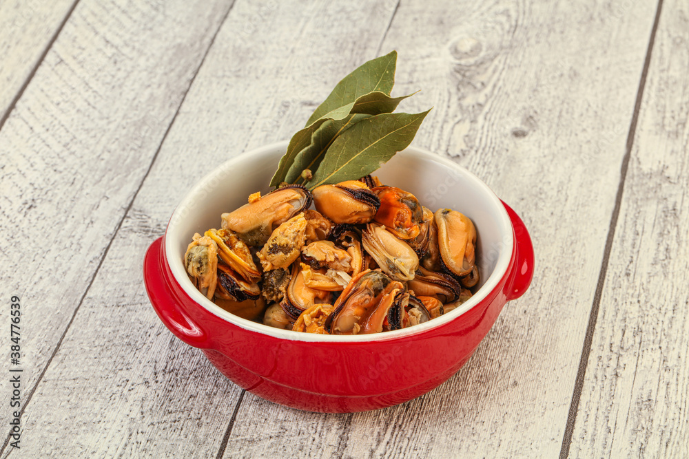 Fototapeta premium Pickled mussels in the bowl