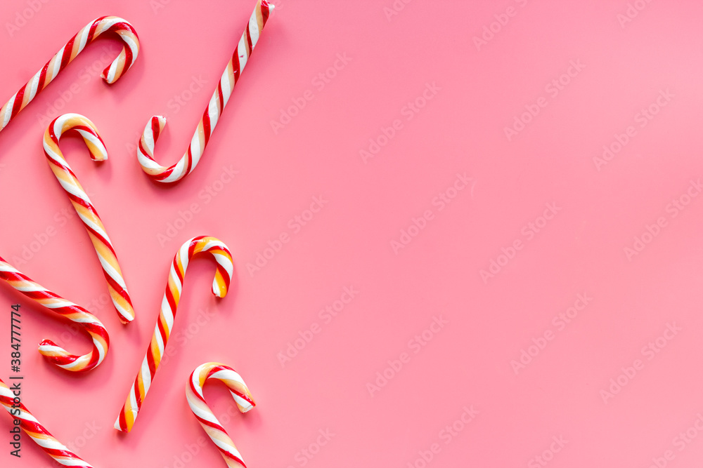Fotografie Pattern of Christmas candy can, top view
