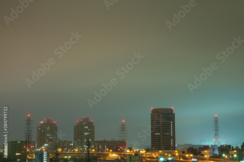 Wallpaper Mural 雨に煙る町並み Torontodigital.ca