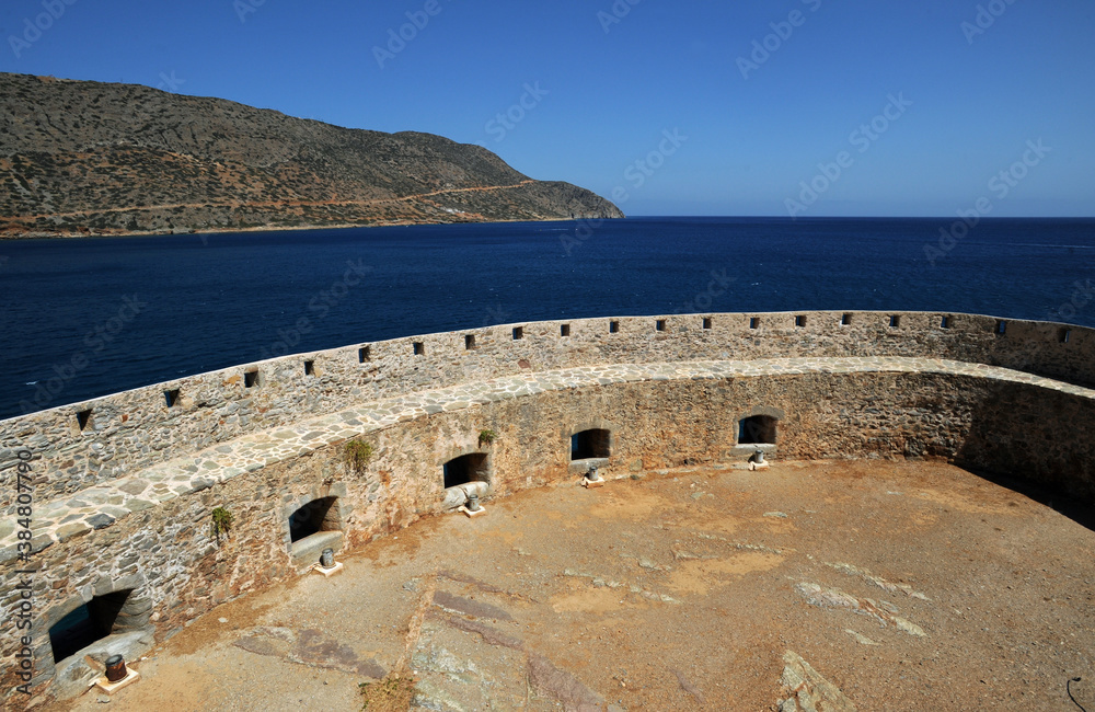 La demi-lune Michiel de la forteresse de Spinalonga à Élounda en Crète