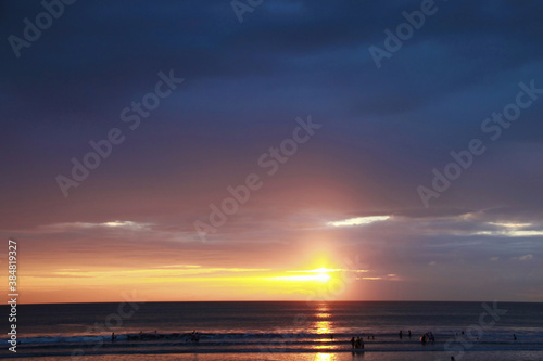 クタビーチに沈む夕陽 © Paylessimages