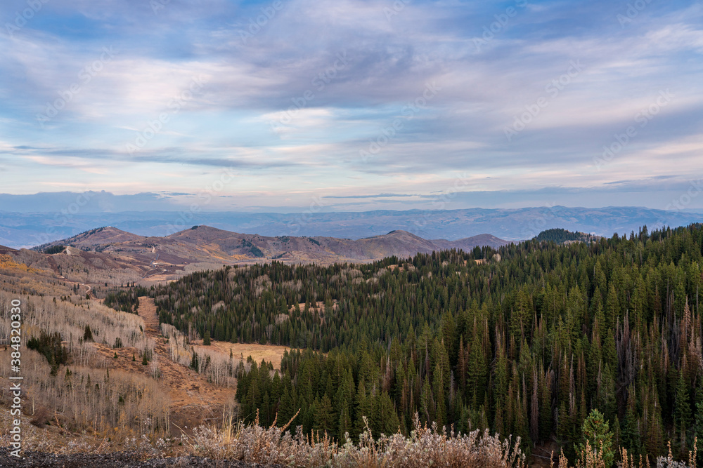 Fototapeta premium Guardsman Pass at the top of Big Cottonwood Canyon offers stunning views of Heber Valley and the distant Uinta Mountains in Utah.