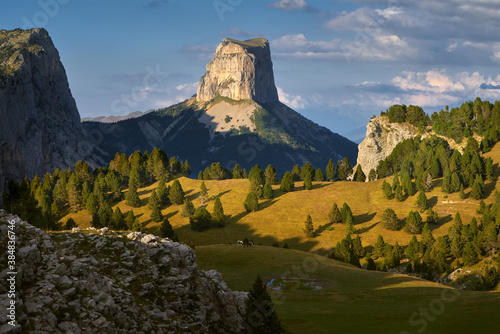 Fotografie, Obraz Mont Aiguille in Autumn at sunset in the Vercors High Plateaus