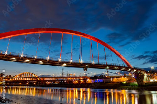 Twilight view of the beautiful Rainbow Bridge © Kit Leong