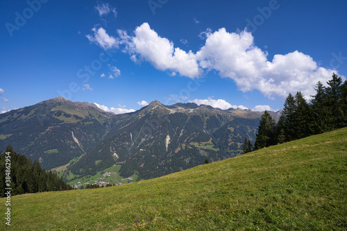 Auf einer Alm in den Bergen, Urlaub in den Alpen in Österreich 2020 © Angelika Beck