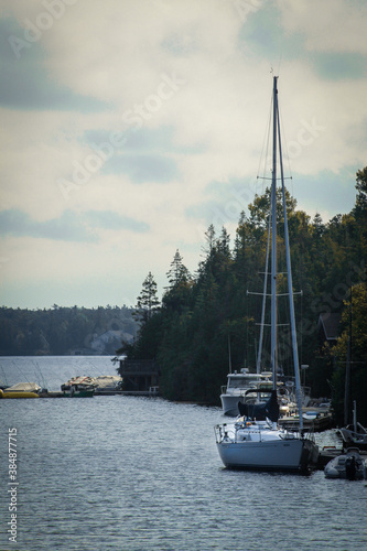 Obraz na plátně Sailboat in the Georgian Bay on a Cloudy Afternoon