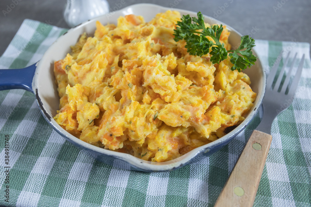plat de purée de carottes et pommes de terre plat de purée de carottes et pommes de terre
