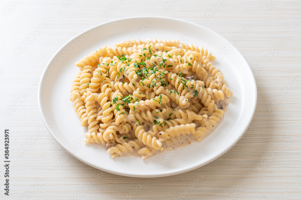 spiral pasta mushroom cream sauce spiral pasta mushroom cream sauce