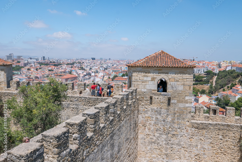 Obraz premium discovery of the city of Lisbon in Portugal. Romantic weekend in Europe.