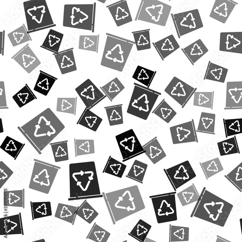 Black Recycle bin with recycle symbol icon isolated seamless pattern on white background. Trash can icon. Garbage bin sign. Recycle basket sign. Vector.