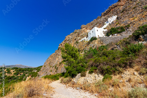 Orthodoxe Kirche in den Bergen über Kapsali auf der griechischen Insel Kythira