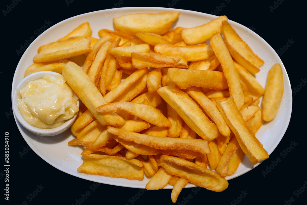 Porção de batata frita com maionese Porção de batata frita com maionese