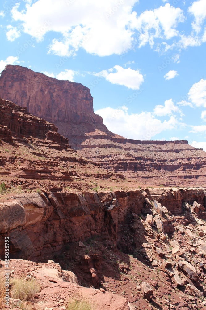 A scenic drive through a gorgeous desert landscape in Shafer Cayon, Canyonlands National Park, Utah