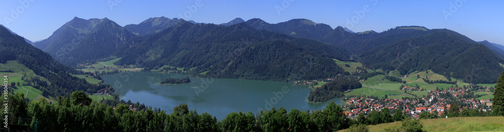 Schliersee von oben, bayerische Alpen, Landkreis Miesbach, Bayern, Deutschland, Panorama