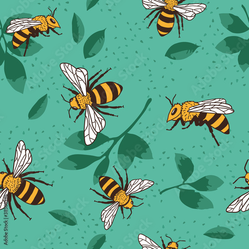 Vector seamless pattern with bees and leaves. © Pyzhova
